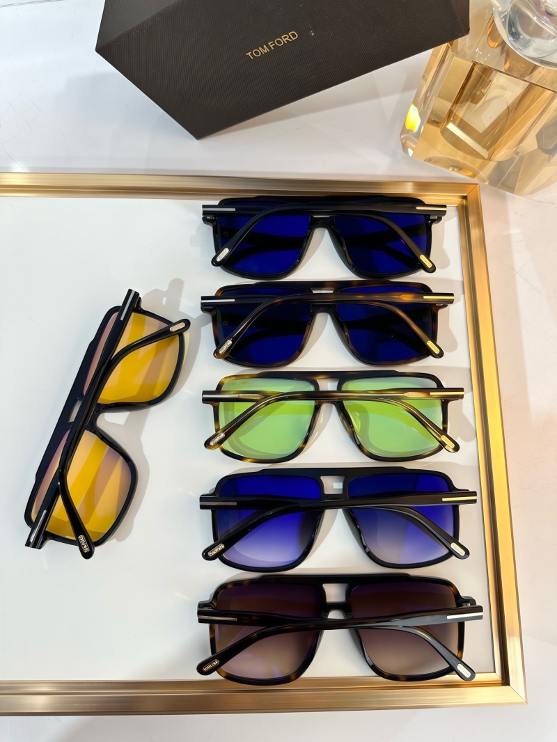 TOM FORD